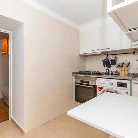 Borga Sunny Terrace Apartment Lisbon